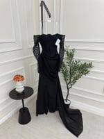 فستان اسود ناعم بدانتيل