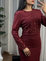 طقم مميز باللون العودي