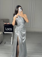 فستان سهره بتصميم براق