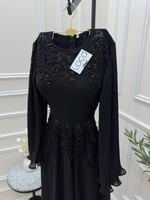 فستان سهره مميز باللون الأسود