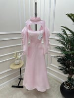 فستان وردي ناعم