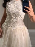 فستان سهرة قصير فخم لون بيج