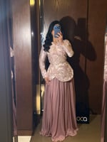 طقم سهرة نسائي ناعم مكون من جاكيت مطرز وتنورة طويل...