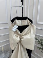 فستان اسود وبيج