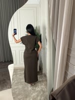 طقم ناعم بلوزه وتنوره مع فتحه جانبيه