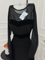 فستان اسود ناعم