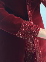 طقم مخمل عنابي مطرز فاخر تصميم لوكا