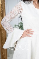 فستان ميدي انيق بأكمام واسعة