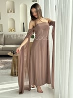 فستان ناعم عاري الكتف بأكمام مميزة