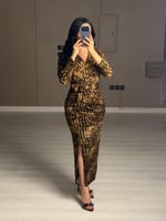 فستان ميدي ناعم بأكمام طويلة لون فهدي