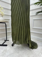 فستان سهره بكسرات باللون الزيتي الغامق