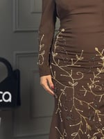 فستان سهره بتصميم ماسك وتطريز فخم باللون البني من...
