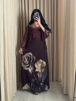 فستان ناعم عودي بكسرات