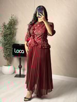 طقم ناعم بلون احمر