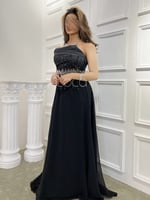 فستان انيق مميز بتطريز على الخصر