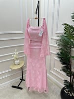 فستان دانتيل ناعم وردي