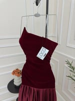 فستان احمر مخمل