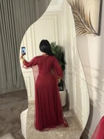 لبس تاسيس مع شال على الكتف