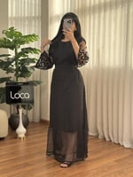 جلابية سوداء تنبض بالأناقة والرقي