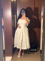 فستان بيج بتصميم ميدي مكشوف الاكتاف راقي