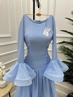 فستان ناعم باللون السماوي