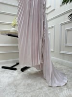 فستان سهره بكسرات باللون الوردي الفاتح