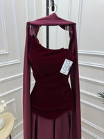 فستان عودي ناعم مع شال