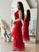 فستان احمر بكشكش