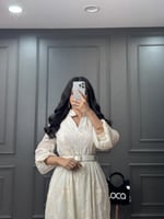 فستان طويل بحزام ولون بيج مميز من لوكا فاشن