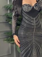 فستان سهره اسود ماسك بتطريز خرز ومرايا من لوكا فاش...