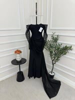 فستان اسود ناعم بدانتيل