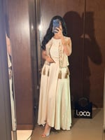 جلابية نسائية بيج مطرز بالذهبي بدون اكمام فاخرة