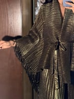 طقم ناعم وانيق فضفاض بلون ذهبي انيق