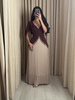 فستان ناعم بلون العودي والبيج