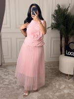 طقم ناعم وأنيق بتصميم مميز