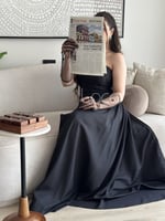 فستان اسود ناعم بتطريز انيق