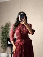 طقم ناعم بلون احمر