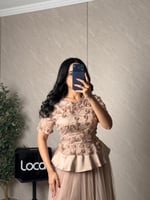 طقم ناعم بلون لحمي على وردي