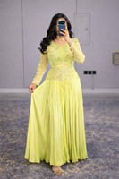 فستان شيفون طويل باكمام دانتيل و كسرات بليسيه راقي...