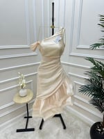 فستان ناعم سكري