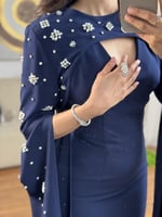 فستان سهره بتصميم ناعم كحلي