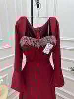 فستان سهره احمر بأكمام