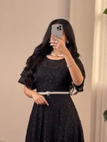 فستان اسود ناعم