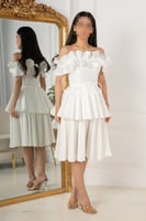 فستان ناعم بليسيه طبقات السن المحير