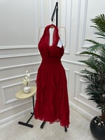 فستان احمر ناعم