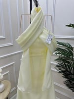 جلابيه ناعمه باللون الأصفر الفاتح