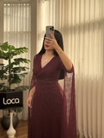 فستان ناعم دانتيل بتصميم وقصه تبرز جمال القوام