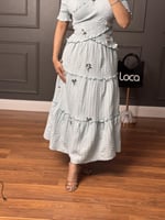 طقم بلوزه وتنوره باللون السماوي