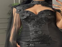 فستان سهره مطرز باللون الاسود الملكي من لوكا فاشن