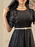 فستان اسود ناعم